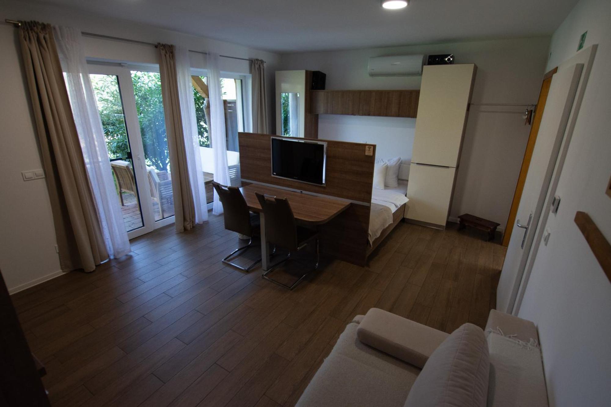 Pr'Fik Apartments Kranj Bilik gambar