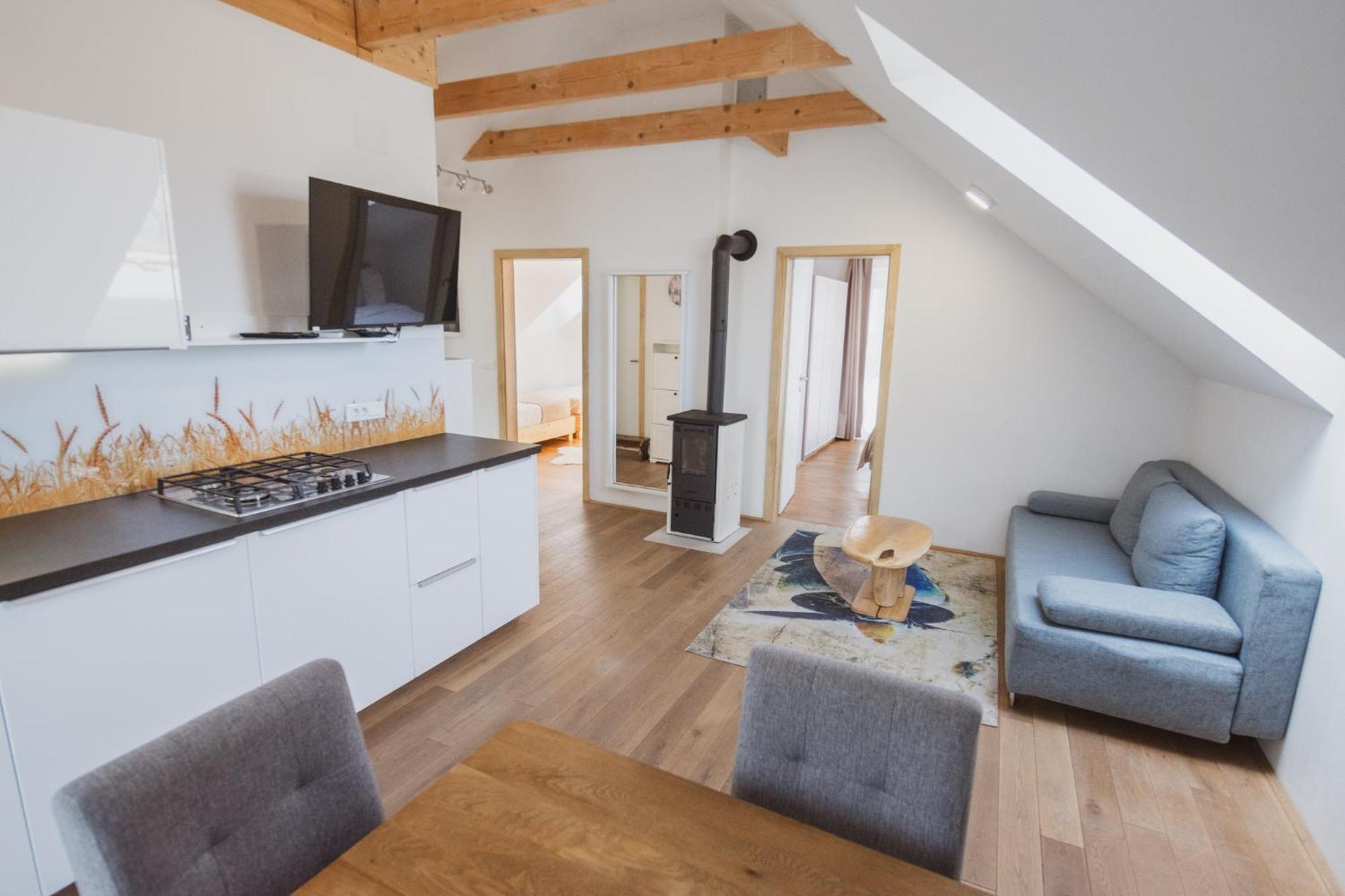 Pr'Fik Apartments Kranj Bilik gambar
