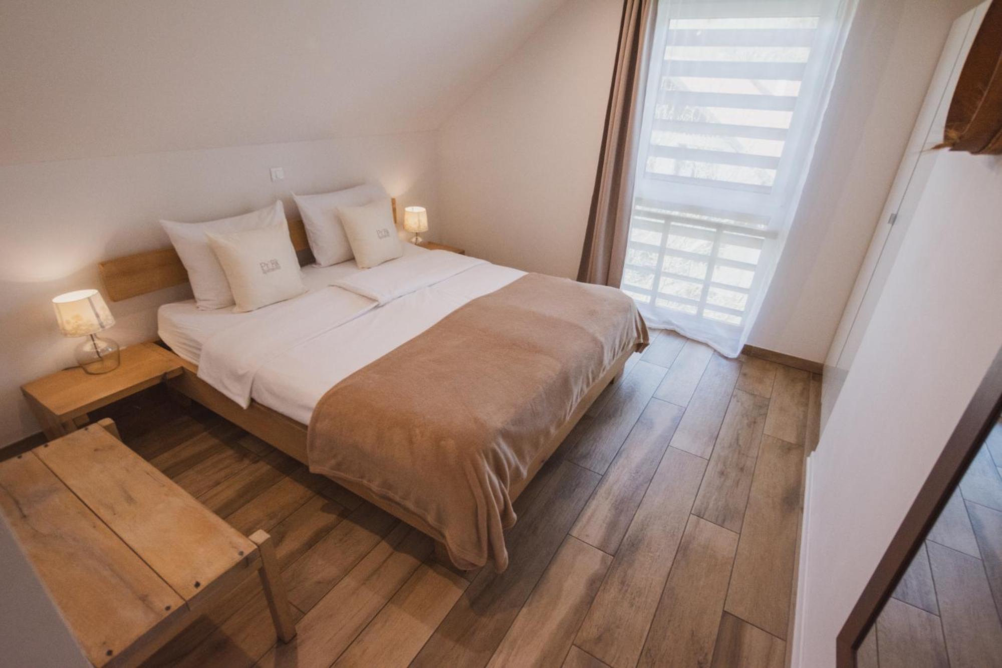 Pr'Fik Apartments Kranj Bilik gambar